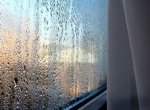 Откуда на окнах конденсат и как его избежать