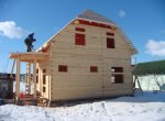 Стоит ли начинать строить дом из дерева зимой?